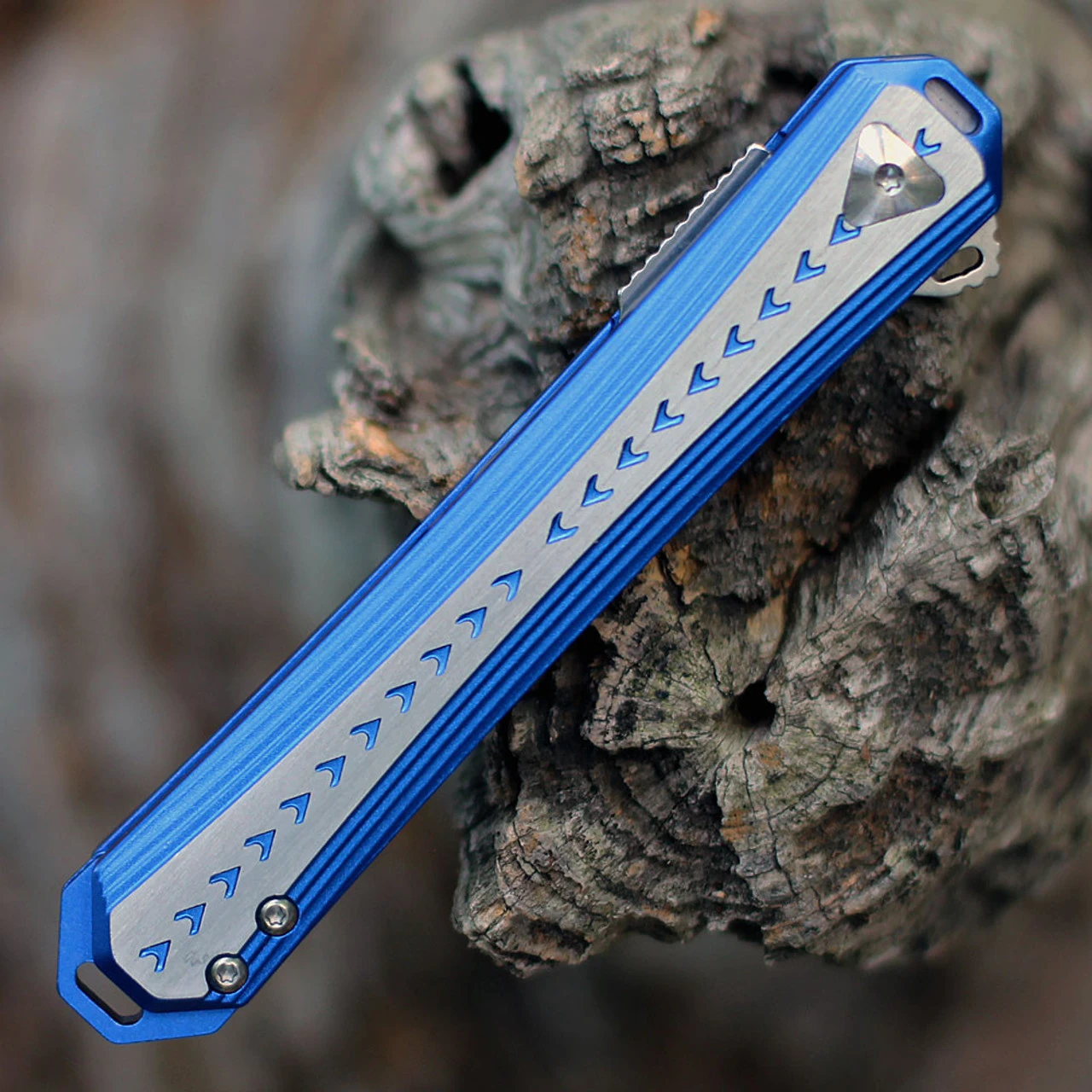 CRKT Stickler Assist Folder - Blue /Gray (3.38" 12C27 Satin) CR6710 4 CRKT Stickler Assist Folder - Blue /Gray (3.38" 12C27 Satin) CR6710 - Image 4